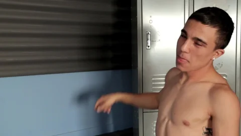 NextDoorTwink: Masturbating in Nature's Embrace
